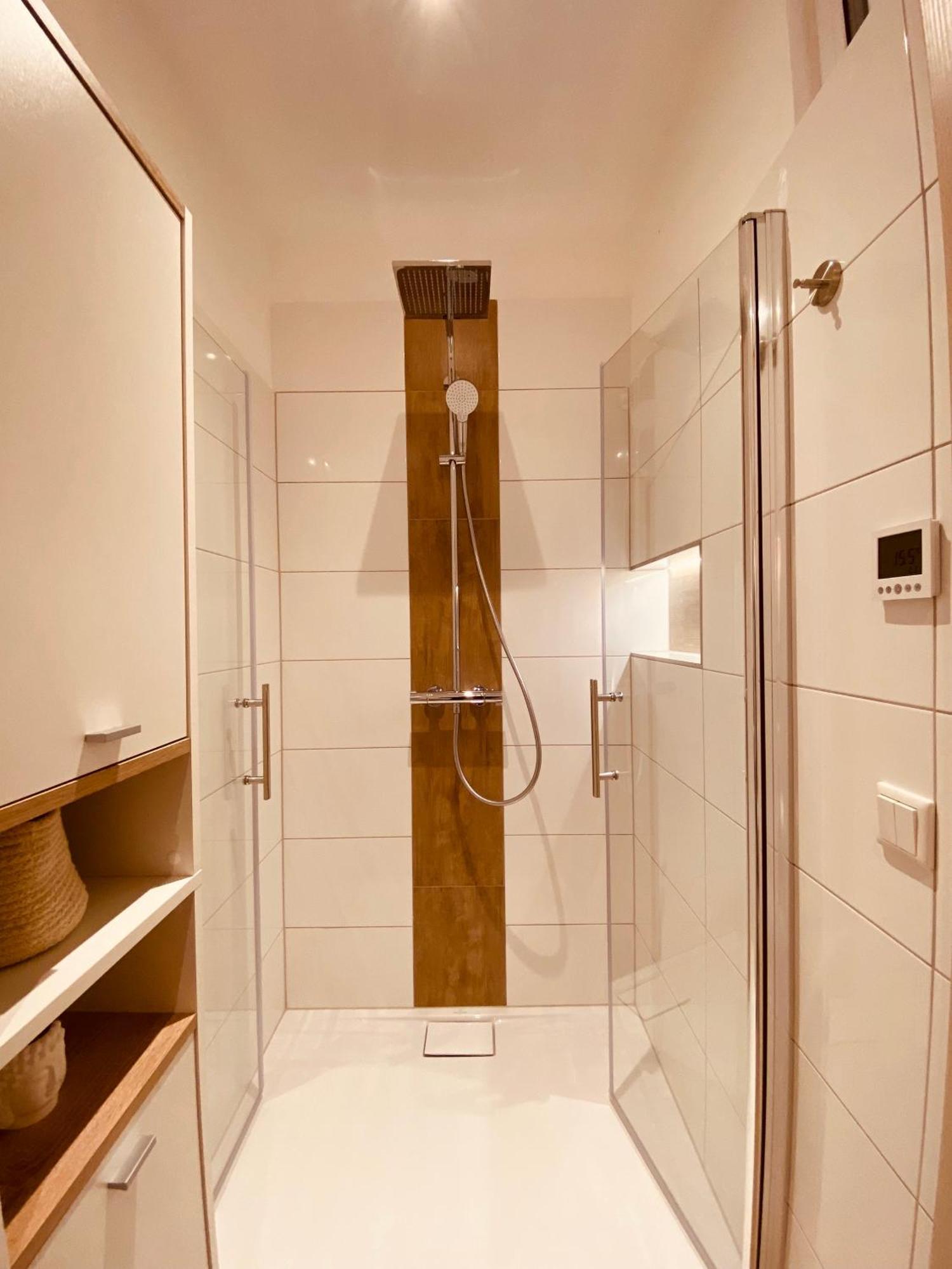 Hochwertige Ferienwohnung Mit 7Qm Balkon, Netflix, Kaffeeautomat, Rainshower Bad Zwickau Dış mekan fotoğraf