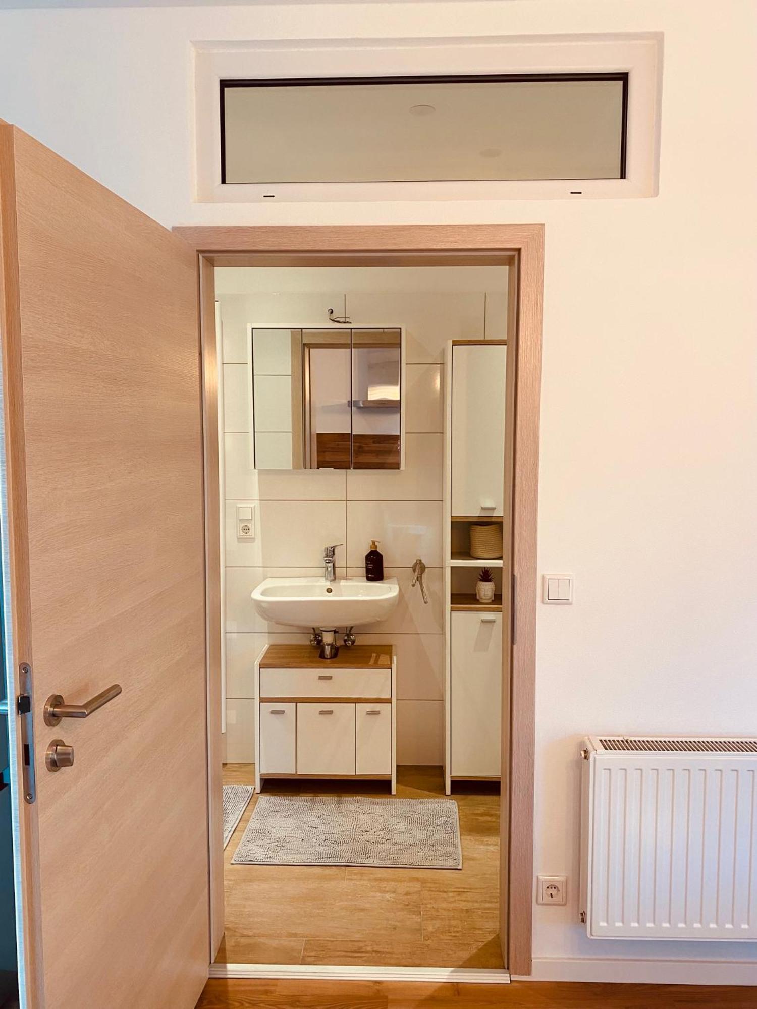 Hochwertige Ferienwohnung Mit 7Qm Balkon, Netflix, Kaffeeautomat, Rainshower Bad Zwickau Dış mekan fotoğraf