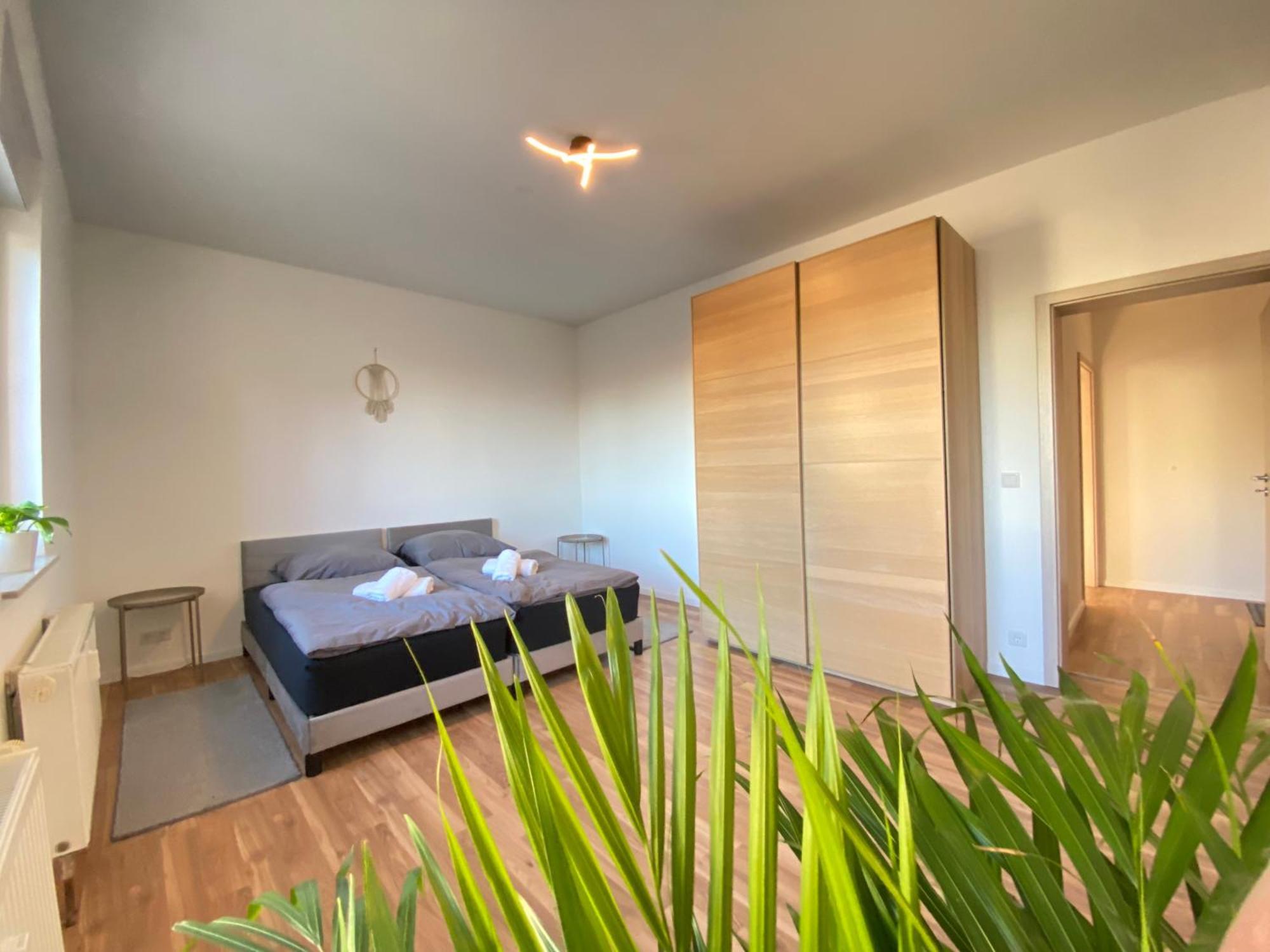 Hochwertige Ferienwohnung Mit 7Qm Balkon, Netflix, Kaffeeautomat, Rainshower Bad Zwickau Dış mekan fotoğraf